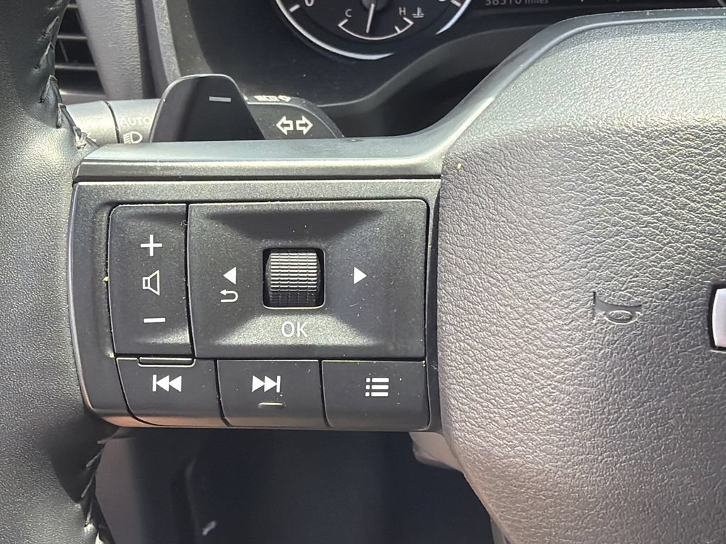 Used 2025 Nissan Rogue SV FWD image 24