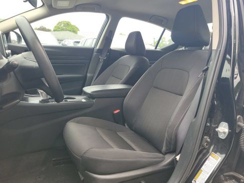 Used 2025 Nissan Altima 2.5 SV FWD image 19