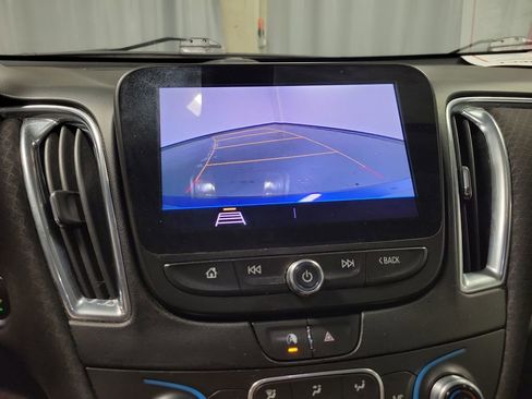 Used 2020 Chevrolet Malibu LT image 18