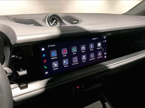 Used 2025 Porsche Cayenne GTS image 19