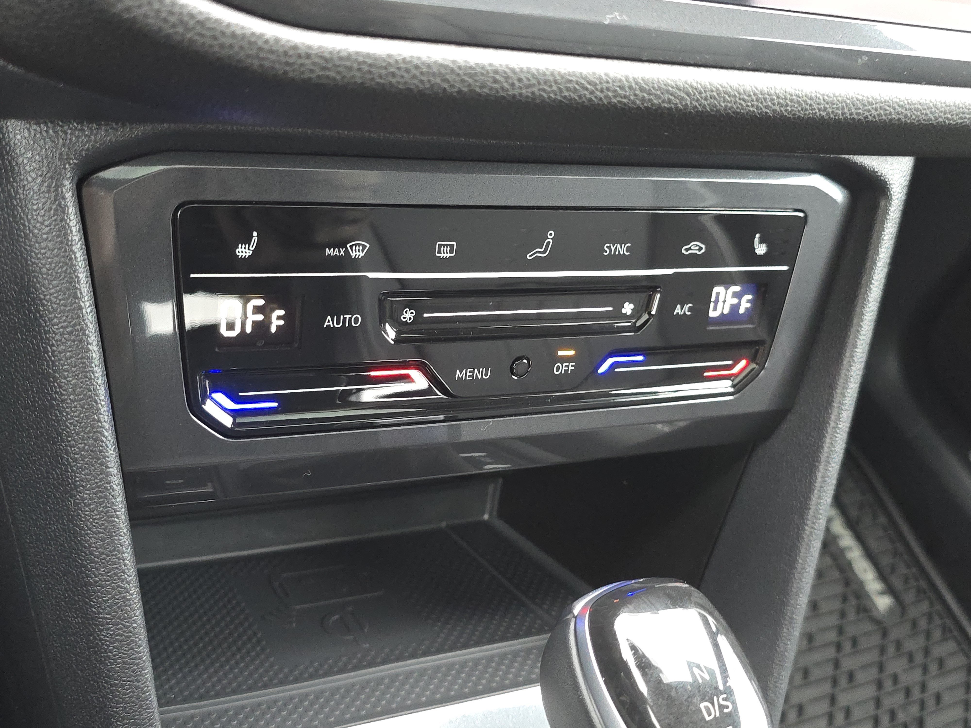 Certified 2024 Volkswagen Tiguan SE R-Line AWD/4WD image 13