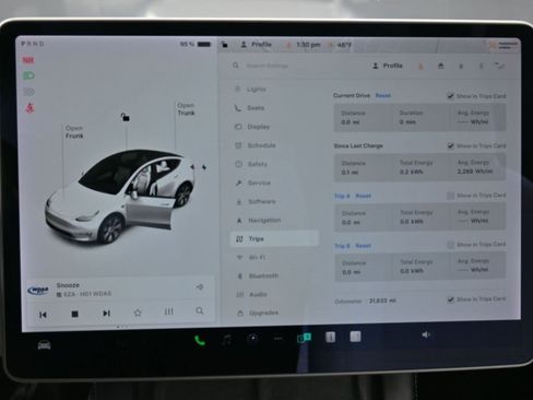 Used 2022 Tesla Model Y Long Range image 30