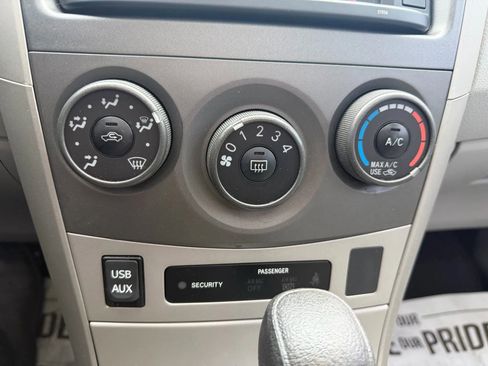 Used 2013 Toyota Corolla LE Special Edition image 20