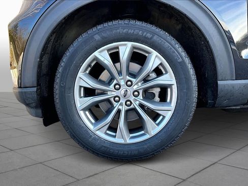 Used 2021 Ford Explorer XLT w/ Equipment Group 202A image 10