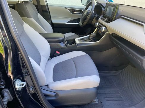 Used 2019 Toyota RAV4 XLE w/ Convenience Package AWD/4WD image 13
