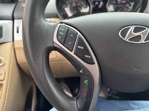 Used 2013 Hyundai Elantra GLS w/ Preferred Pkg image 16