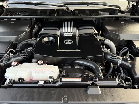 Used 2024 Lexus LX 600 4WD w/ Interior Upgrade Package image 32