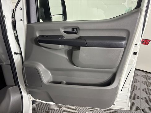 Used 2018 Nissan NV 3500 S image 29