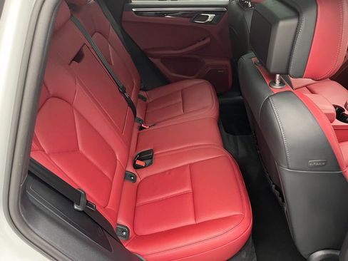 Used 2024 Porsche Macan S image 39