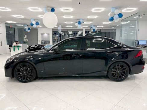 Used 2018 Lexus IS 300 F Sport image 4
