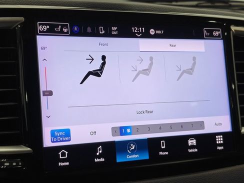 Used 2024 Chrysler Pacifica Touring-L image 40