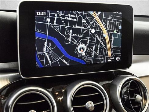 Used 2018 Mercedes-Benz GLC 300 4MATIC image 14