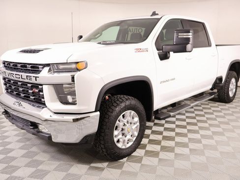 Used 2022 Chevrolet Silverado 2500 LT w/ Convenience Package image 9