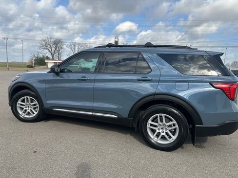 Used 2025 Ford Explorer Active w/ Active Comfort Package image 29