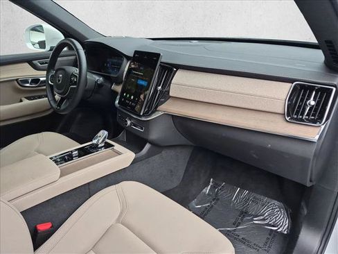 Used 2026 Volvo XC90 B6 Plus w/ Protection Package Premier AWD/4WD image 22