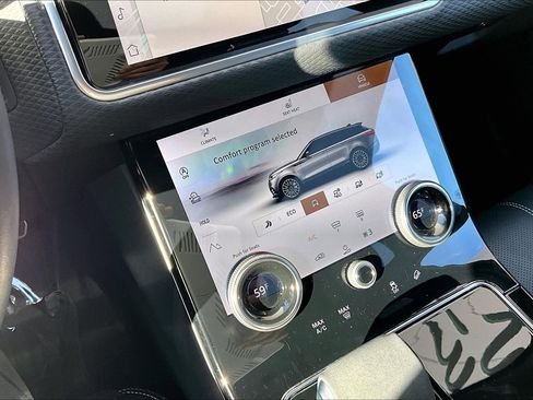 Certified 2023 Land Rover Range Rover Velar R-Dynamic S AWD/4WD image 33