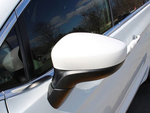 Used 2017 Chrysler Pacifica Touring Plus w/ Tire & Wheel Group image 18