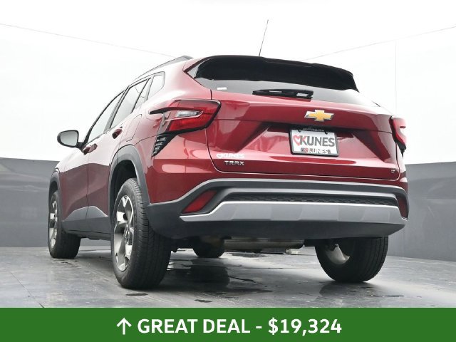 Used 2025 Chevrolet Trax LT FWD image 53