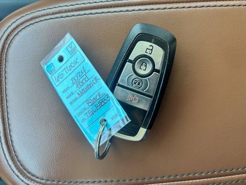 Used 2024 Ford Maverick Lariat w/ FX4 Off-Road Package AWD/4WD image 35