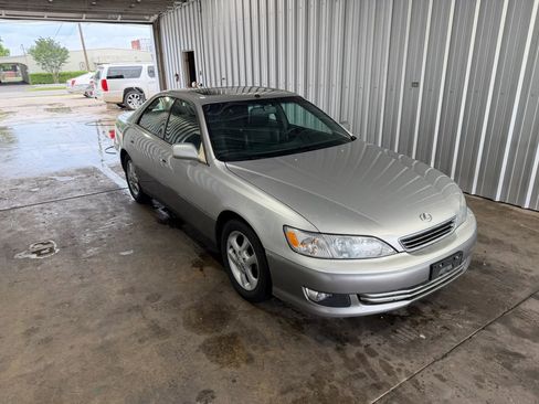 Used 2000 Lexus ES 330 FWD image 4