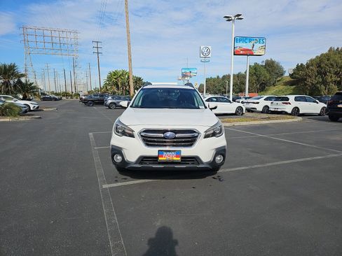 Used 2018 Subaru Outback 2.5i Limited image 2