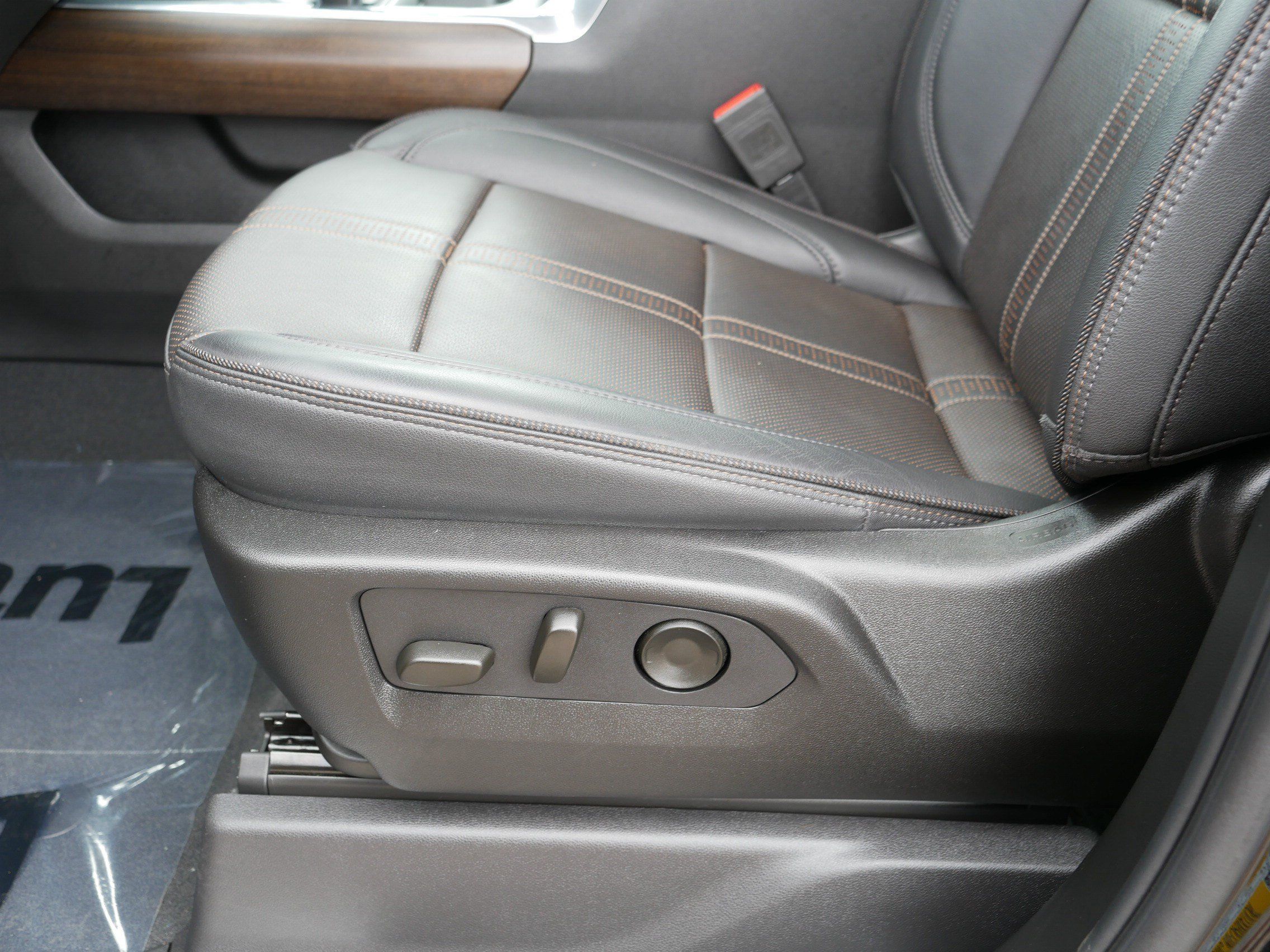 Certified 2025 Chevrolet Silverado 1500 High Country w/ High Country Premium Package AWD/4WD image 20