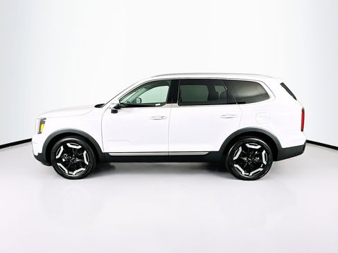 Used 2025 Kia Telluride S FWD image 4