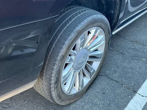 Used 2019 Cadillac Escalade ESV Platinum AWD/4WD image 3