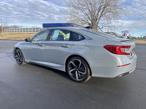 Used 2022 Honda Accord Sport image 3