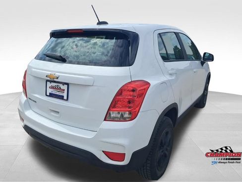 Used 2018 Chevrolet Trax LS AWD/4WD image 27