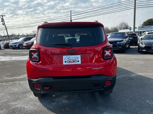 Used 2016 Jeep Renegade Trailhawk image 6