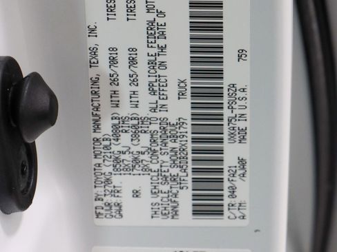 Used 2024 Toyota Tundra SR5 w/ SR5 Convenience Package AWD/4WD image 32