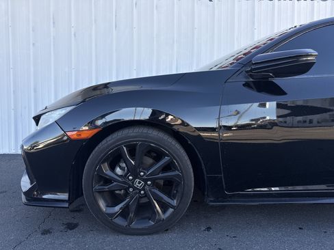 Used 2019 Honda Civic Sport Touring image 4