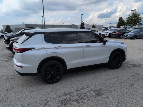 Used 2024 Mitsubishi Outlander SE Black Edition AWD/4WD image 5