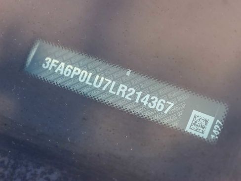 Used 2020 Ford Fusion SE image 25