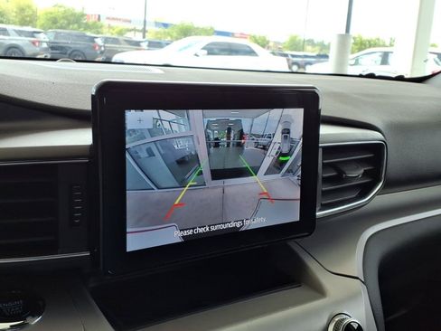 Used 2023 Ford Explorer XLT w/ Equipment Group 202A RWD image 9
