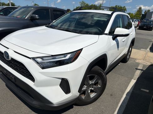 Used 2024 Toyota RAV4 LE AWD/4WD image 9