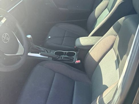 Used 2018 Toyota Corolla LE FWD image 8