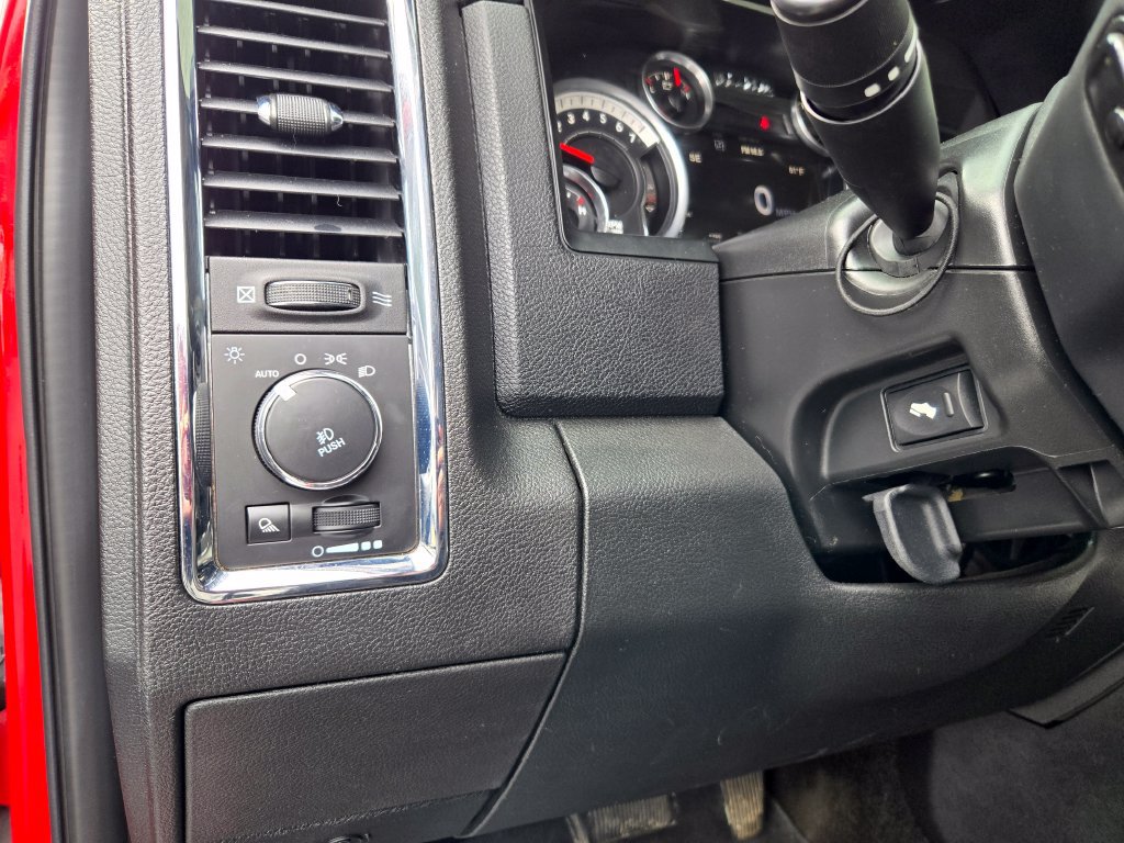 Used 2015 RAM 1500 Laramie w/ Convenience Group AWD/4WD image 17