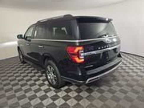 Used 2024 Ford Expedition Limited AWD/4WD image 2