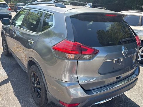 Used 2017 Nissan Rogue SV w/ Midnight Edition Package FWD image 7
