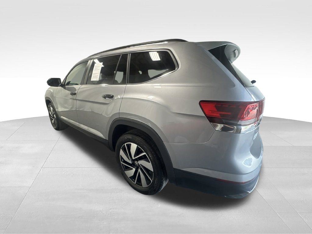 Used 2025 Volkswagen Atlas SE AWD/4WD image 7