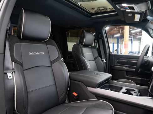 New 2026 RAM 3500 Laramie AWD/4WD image 33