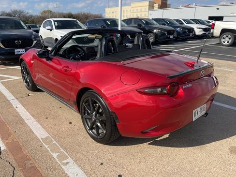 Used 2016 MAZDA MX-5 Miata Club image 2