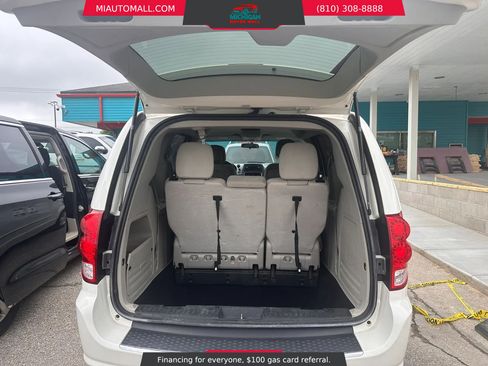 Used 2013 Dodge Grand Caravan SE FWD image 7