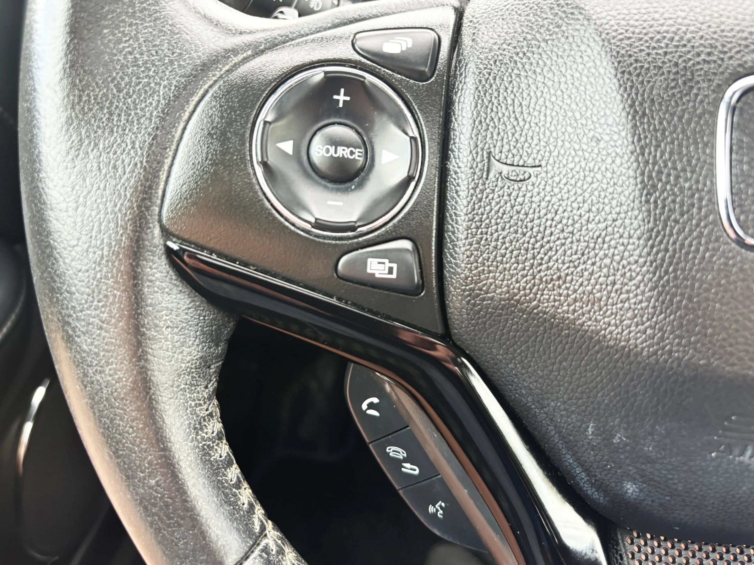 Used 2019 Honda HR-V EX-L image 16