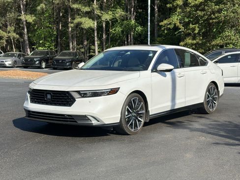 Used 2023 Honda Accord Touring image 5