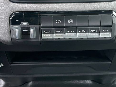 Used 2023 RAM 5500 Tradesman w/ Chrome Appearance Group RWD image 26