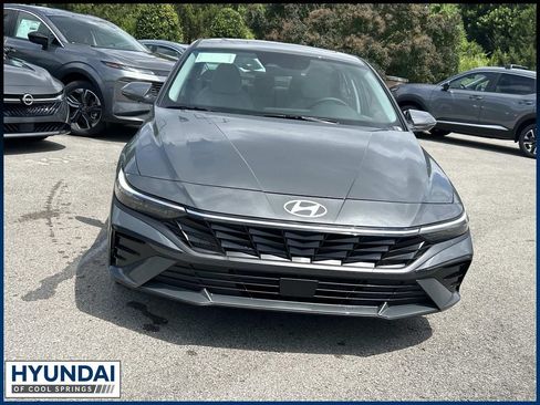 New 2026 Hyundai Elantra Limited FWD image 2