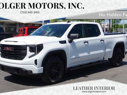 Used 2024 GMC Sierra 1500 Pro w/ Graphite Edition